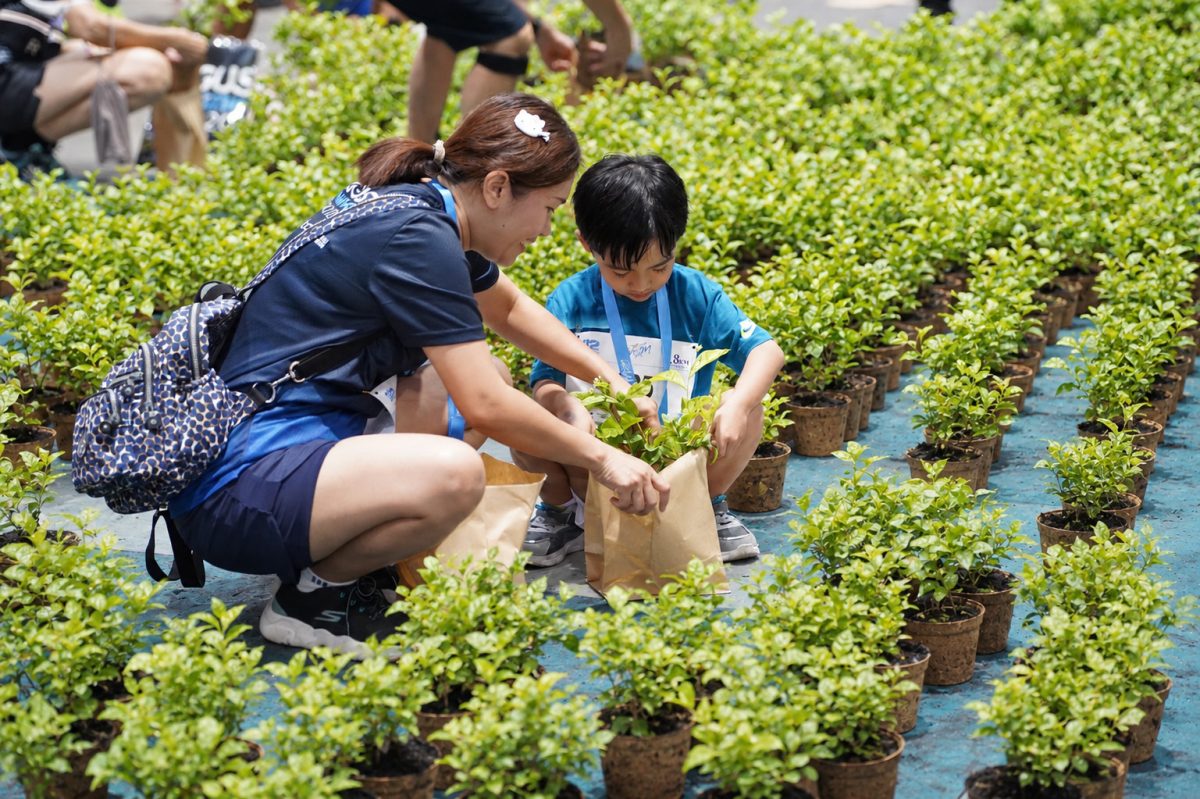 12 สิงหา ฮาล์ฟ มาราธอน กรุงเทพฯ 2569 : RUN FOR MOM 2026 "งานวิ่งเพื่อแม่" สู่ "งานวิ่งที่ใส่ใจโลก" กว่า 8,000 คน ร่วมรักษ์โลกในทุกก้าว ในรูปแบบ Carbon Neutral Event