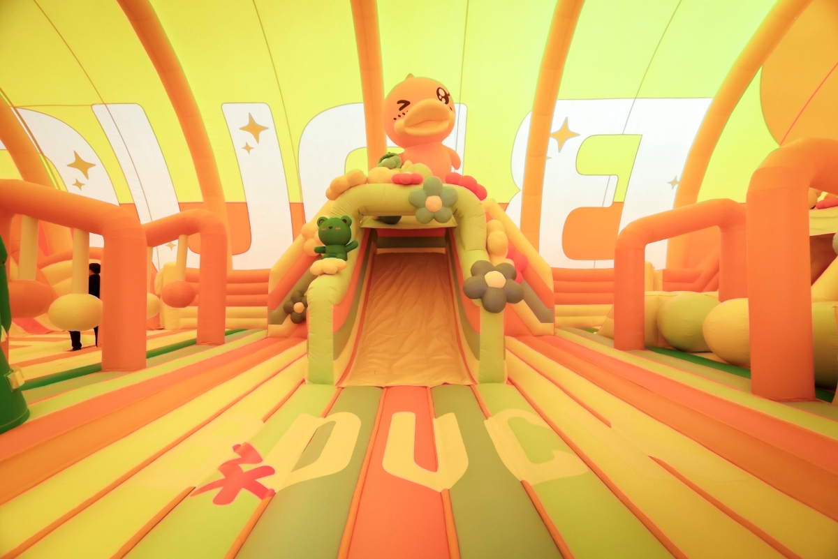 centralwOrld Launches "B.Duck Playful 20th Glow In The Duck" with Thailand's Largest Air-Conditioned Inflatable Playground