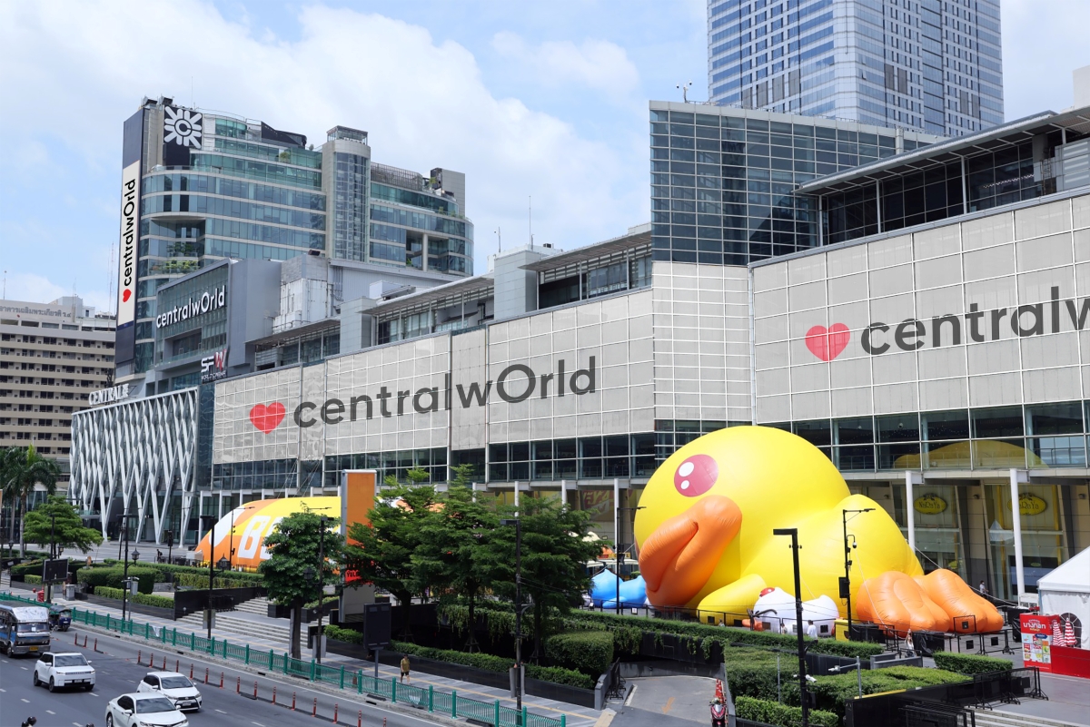 centralwOrld Launches "B.Duck Playful 20th Glow In The Duck" with Thailand's Largest Air-Conditioned Inflatable Playground