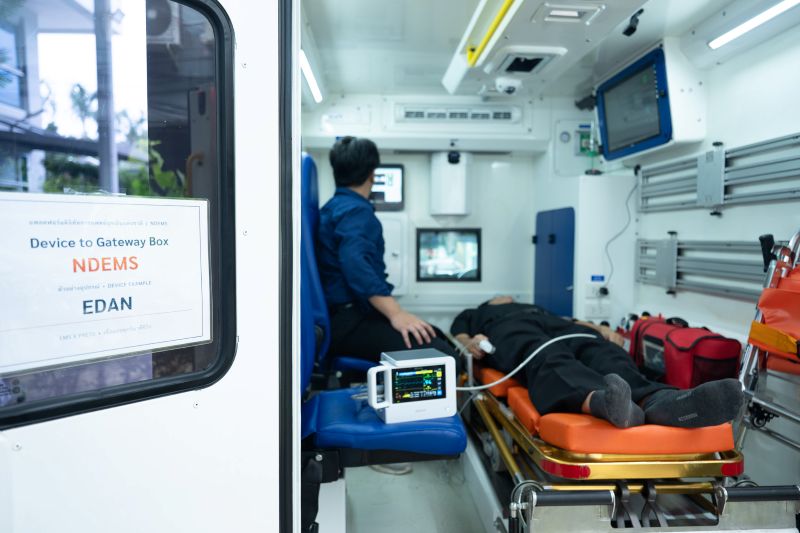 สวทช.-สพฉ.-สวรส. เปิดตัว "Digital EMS" ชูมาตรฐานรถพยาบาล ยกระดับการแพทย์ฉุกเฉินไทยสู่สากล เพิ่มโอกาสรอดชีวิตผู้ป่วยวิกฤต