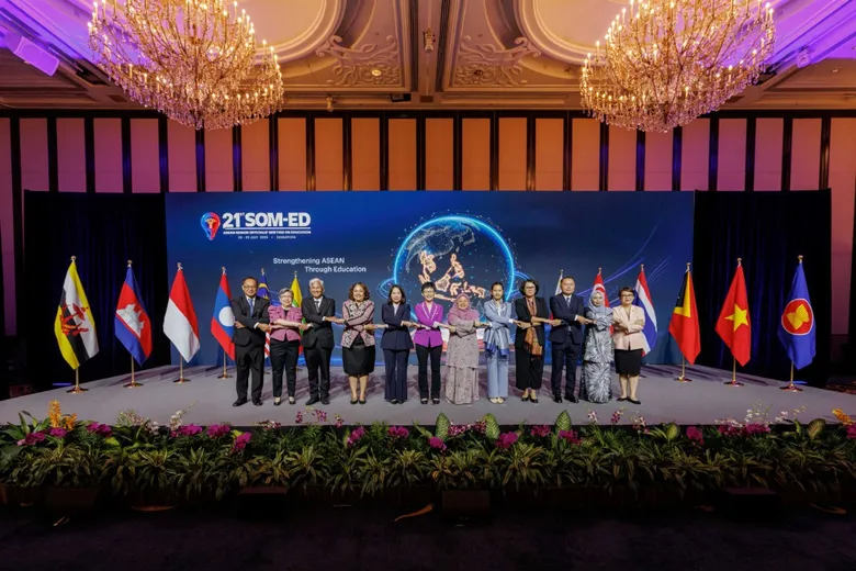 มูลนิธิอาเซียนเปิดตัวโครงการ AI Ready ASEAN Powered by AI Opportunity Fund: Asia-Pacific หลังได้รับการรับรองจาก SOM-ED พร้อมมุ่งเสริมทักษะ AI เชิงปฏิบัติให้แก่นักเรียนกว่า 1.7 ล้านคนทั่วภูมิภาค