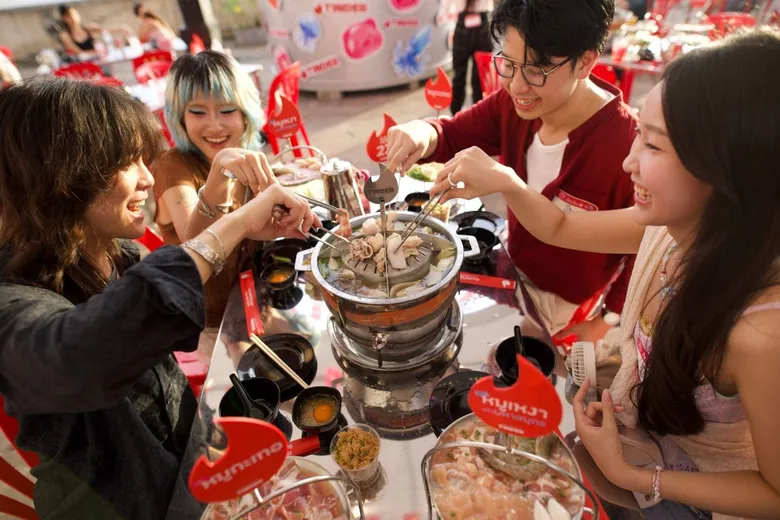 "Tinder(R)" ชวนทุกคนมา "หมูกะเทอ Party" มิติใหม่ของการกินหมูกระทะ ชวนเพื่อนมาร่วมสนุกหรือเปิดโอกาสทำความรู้จักเพื่อนใหม่ในชีวิตจริง