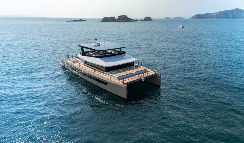 เปิดประสบการณ์ความหรูหราเหนือระดับกลางอันดามัน กับแพ็กเกจล่องเรือ "Exclusive Shared Voyages" บน "PISCES" คาตามารันหรูบนเกาะภูเก็ต
