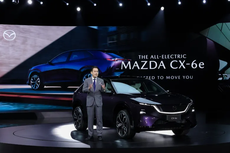 มาสด้าเปิดตัว THE ALL-ELECTRIC MAZDA CX-6e รถไฟฟ้าอเนกประสงค์อัจฉริยะสำหรับครอบครัว ถ่ายทอดเอกลักษณ์มาสด้าในยุคอีวีได้อย่างลงตัว