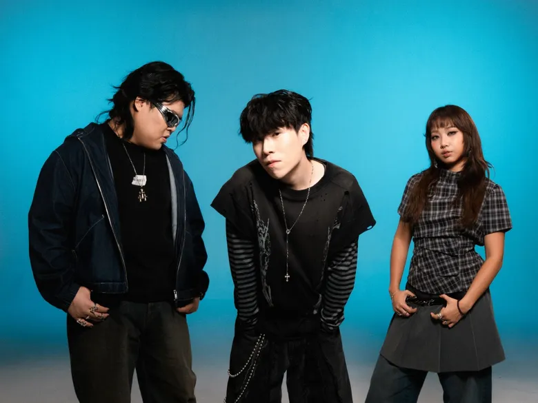 คอลแลปแห่งปี! "Mirrr" คว้า "MILLI" สานต่อความเจ็บปวดผ่าน "ขึ้นใจ (Final Call)"เพลงประจำตัวของคนไม่ลืมรักเก่า