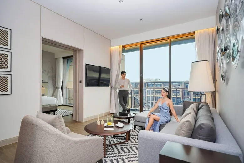 เปลี่ยนวันหยุดธรรมดาให้เป็นช่วงเวลาพิเศษ แพ็กเกจ "Suite Celebration" Courtyard by Marriott Bangkok Suvarnabhumi Airport