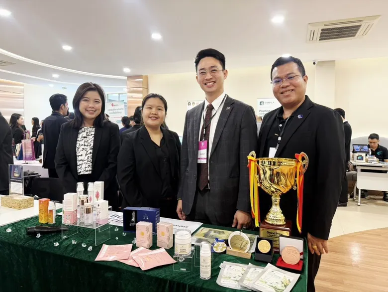 วว. จับมือ บริษัทรู้รักสามัคคีพะเยา โชว์นวัตกรรมเครื่องสำอาง/เวชสำอาง @ ITEC ASEAN 2026 ผลักดันงานวิจัยไทยสู่ตลาดโลก สร้างโอกาสทางธุรกิจ-เศรษฐกิจชุมชนอย่างยั่งยืน