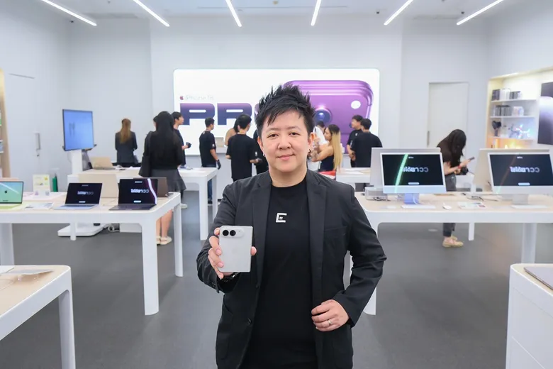 CPW สร้างปรากฏการณ์ iPhone Duo วันแรกคึกคัก ยอดจองล้น ตอกย้ำผู้นำนวัตกรรมสมาร์ตโฟนจอพับรุ่นแรกสู่ตลาดไทย
