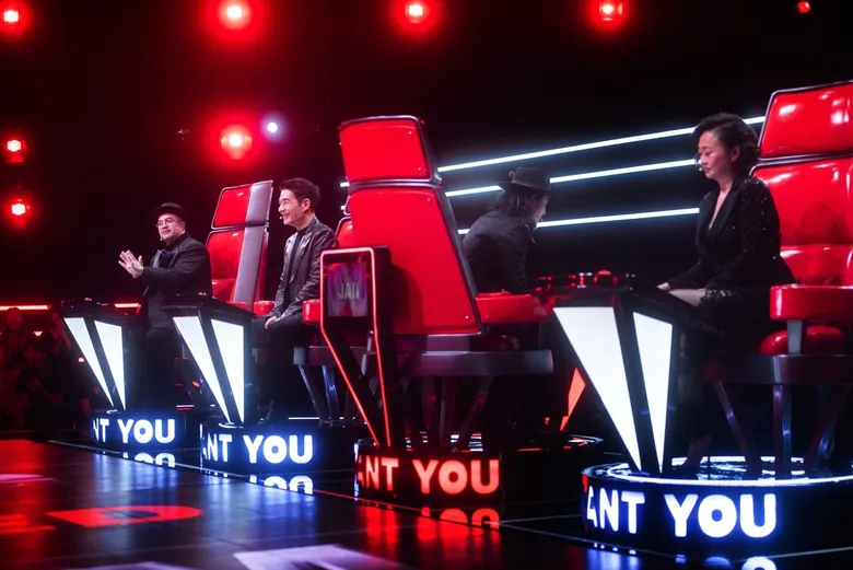 ครึ่งทางยิ่งเดือด! 4 โค้ช "The Voice Thailand 2026" เปิดศึกแย่งลูกทีมสุดนัวงัดทุกไม้เด็ดจนเกิด Triple Block ครั้งแรกของรายการ!