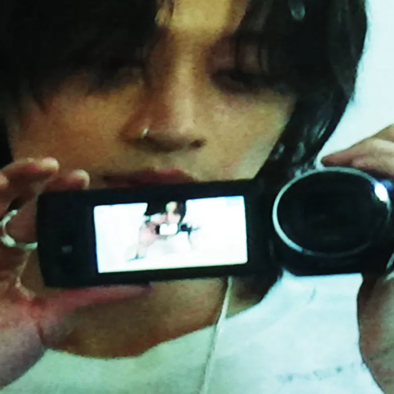 keshi ส่งซิงเกิลใหม่ "MISS ME" กระแทกใจคนเศร้า เผยความรู้สึกว่างเปล่าหลังความสัมพันธ์จบลง พร้อมส่งสัญญาณอัลบั้มใหม่เร็ว ๆ นี้