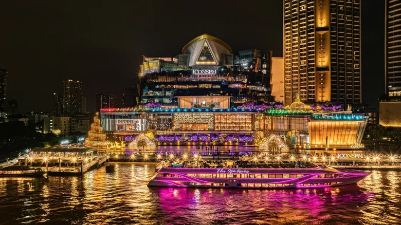 "ไอคอนสยาม" ปักหมุดแลนด์มาร์กถ่ายไฟต้นคริสต์มาสริมแม่น้ำเจ้าพระยา "ICONSIAM BANGKOK ILLUMINATION 2026"