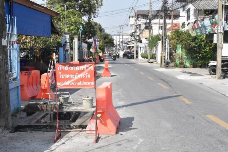 เขตสวนหลวงเร่งปรับปรุงผิวจราจรซอยอ่อนนุช 39 พร้อมประสาน สน.พระโขนงปรับการจราจรเป็นเดินรถทางเดียว