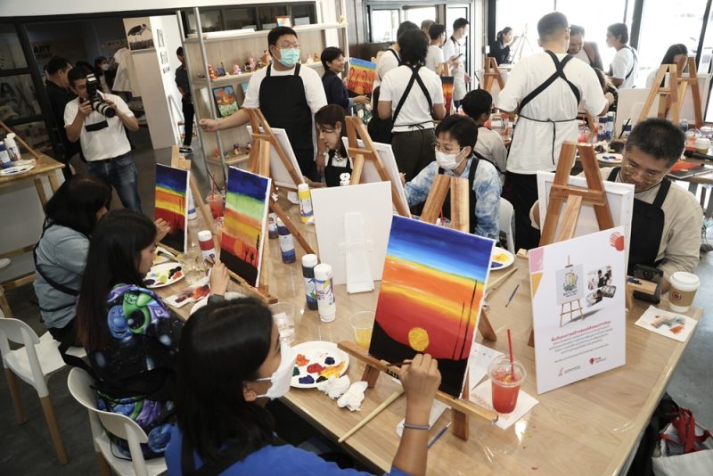 มูลนิธิออทิสติกไทย ผนึก เครือซีพี ทรู คอร์ปอเรชั่น เปิด ARTSTORY Creative Hub แหล่งเรียนรู้ และสร้างสรรค์ผลงานศิลปะ โดยศิลปินออทิสติก