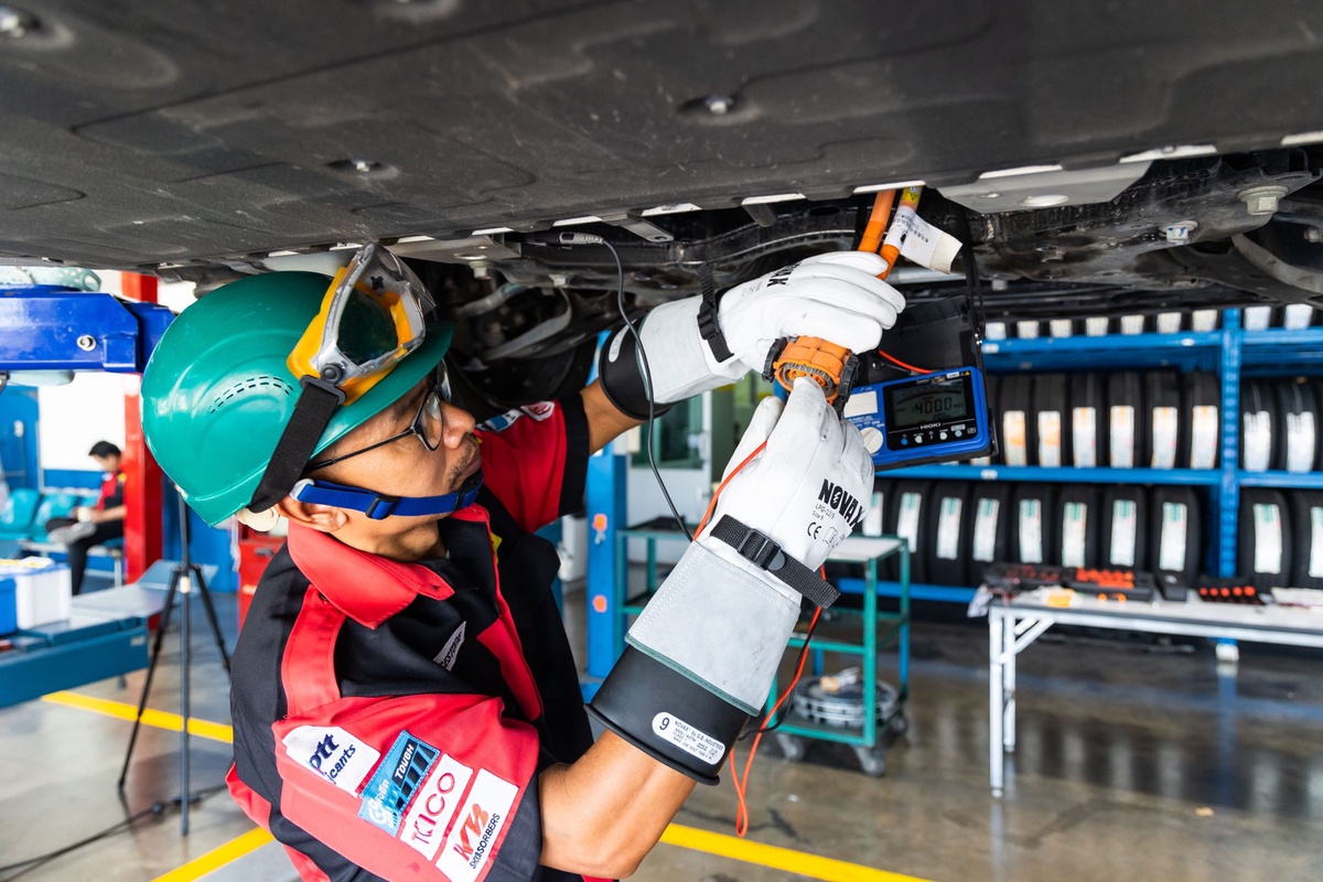 COCKPIT Promptly Provides Tire Service and Maintenance for EV Cars, Reaching 16 Key Branches with Delivering Exquisite Impression and Supporting the Growth of EV Market