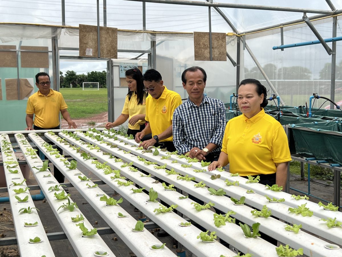 สพร. 42 หนองคาย ลงพื้นที่ตรวจเยี่ยมเพื่อขับเคลื่อน ศูนย์เรียนรู้โรงเรือนเกษตรแม่นยำปลอดภัยสำหรับผู้ประกอบการมืออาชีพด้านเกษตรอัจฉริยะ