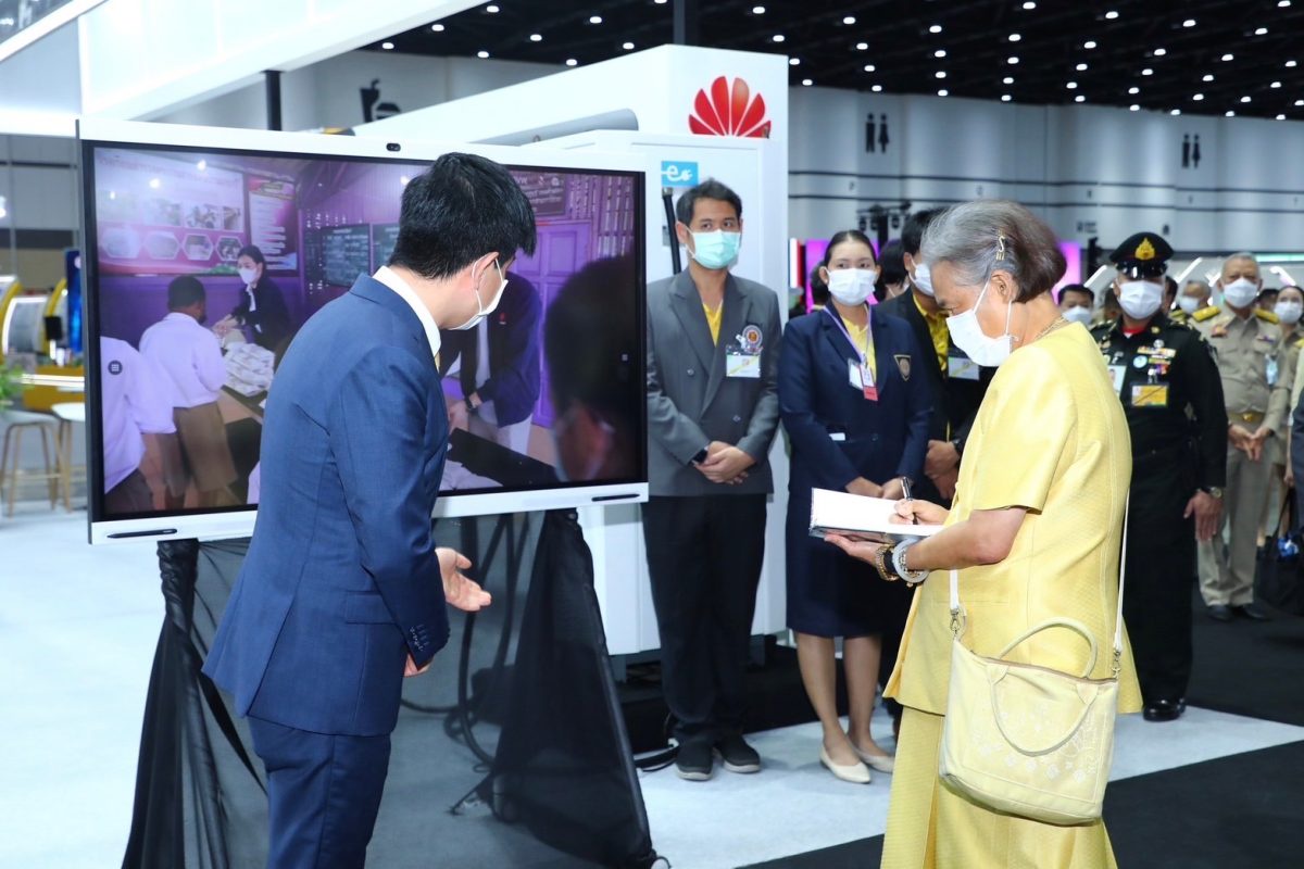 Huawei Showcases Digital Innovations at the MHESI Fair: SCI POWER FOR FUTURE THAILAND, Fostering Digital Talents for an Intelligent