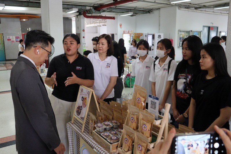 คณะบริหารธุรกิจ ม.ศรีปทุม จัดงาน SBS Market Fair #8 เปิดพื้นที่เด็กมีของ เรียนรู้การเป็นนักธุรกิจและผู้ประกอบการรุ่นใหม่จากประสบการณ์จริง