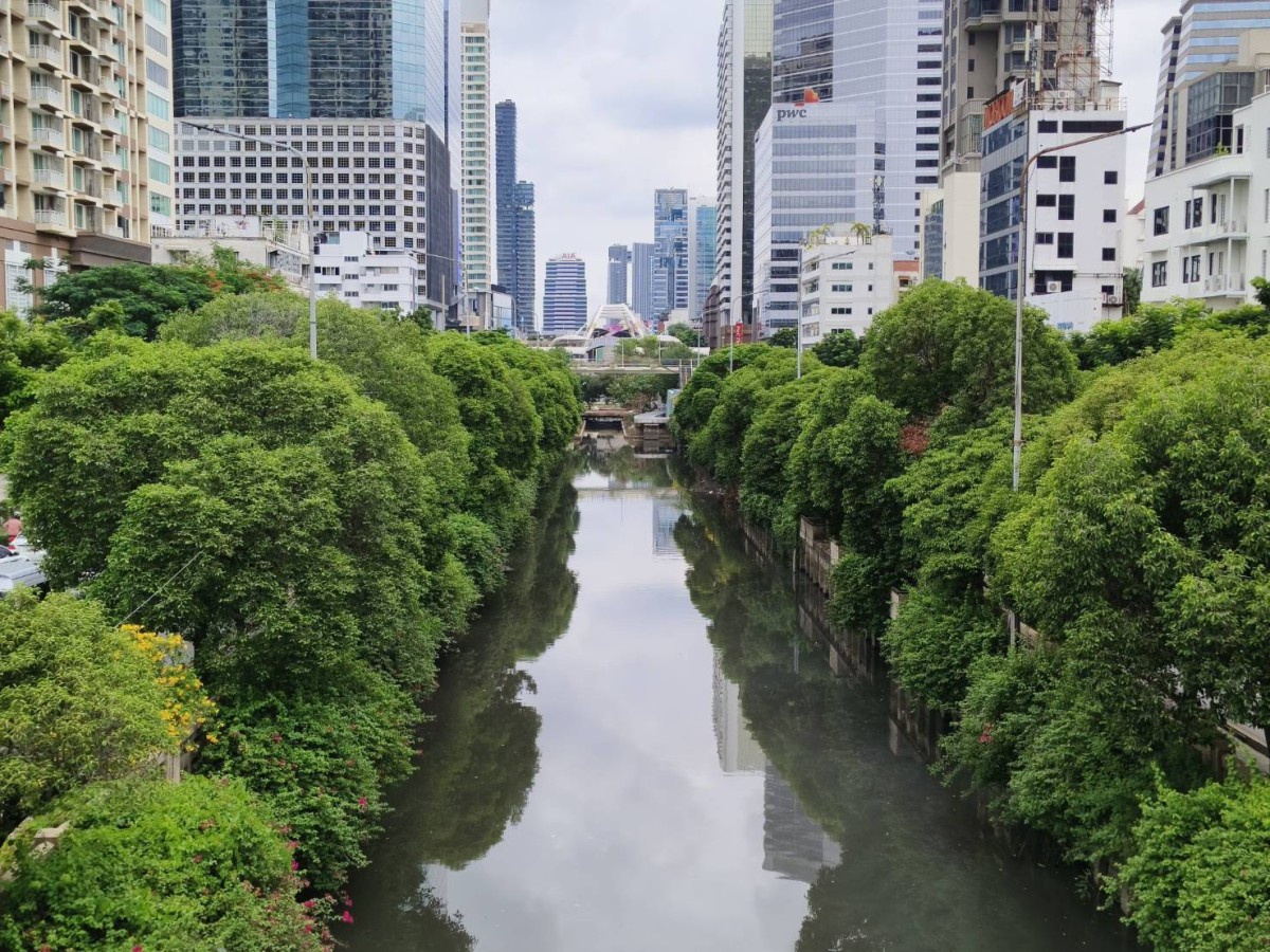 กทม. ลดระดับน้ำคลองช่องนนทรี รองรับสถานการณ์ฝน ป้องกันน้ำท่วม