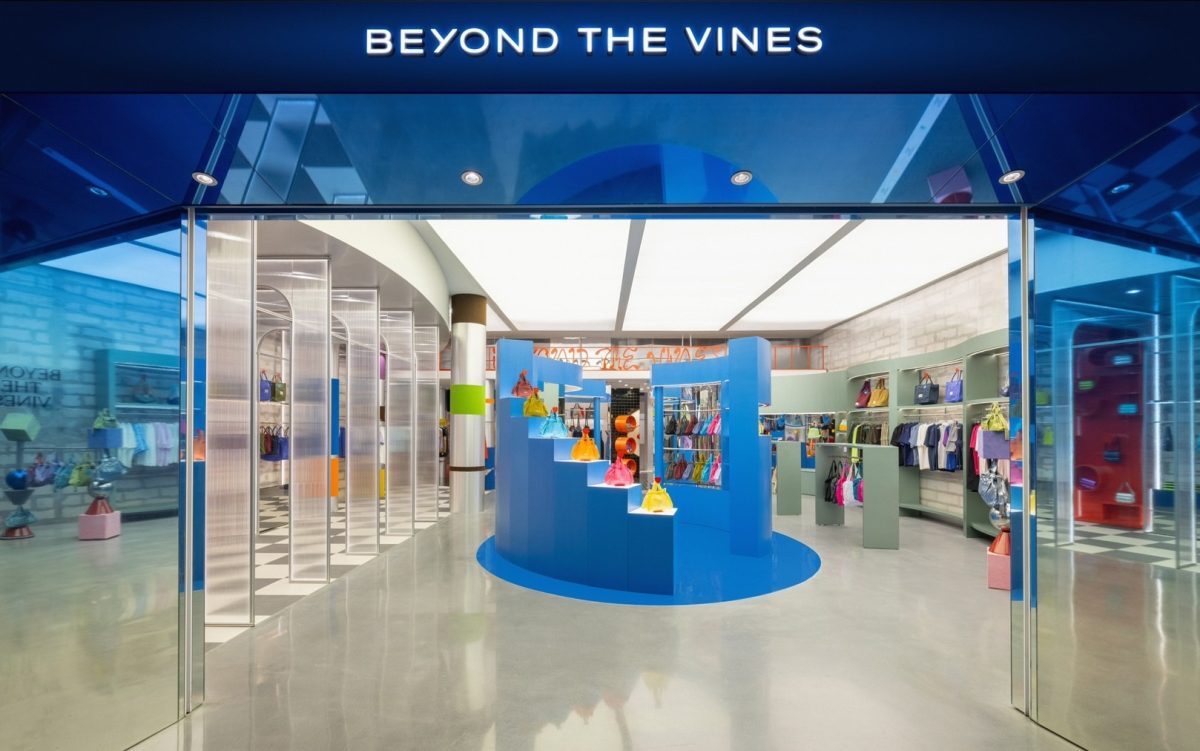 ฟรีน สโรชา - เบคกี้ นำทีมดาราดัง ตบเท้าร่วมฉลอง เปิดร้าน BEYOND THE VINES DESIGN HOUSE@ CENTRALWORLD