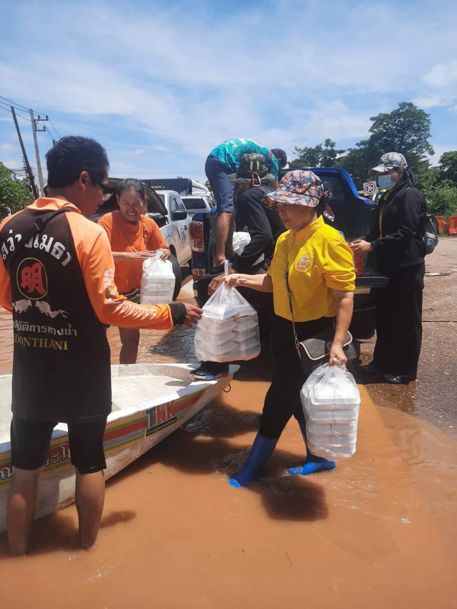 สพร.42 หนองคาย ลงพื้นที่ช่วยเหลือผู้ประสบภัยน้ำท่วมในพื้นที่จังหวัดหนองคาย