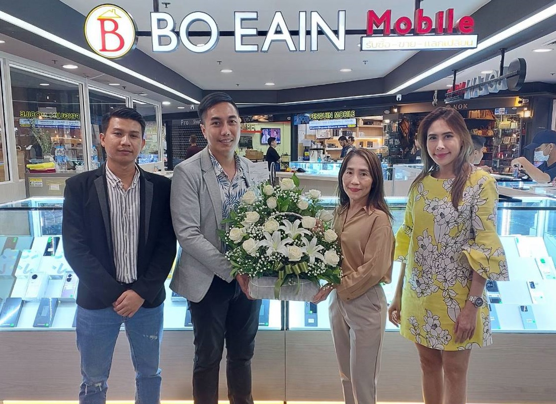 ผู้บริหารเอ็ม บี เค เซ็นเตอร์ ร่วมแสดงความยินดี BO EAIN Moblie เปิดร้านใหม่ชั้น 4 โซน A