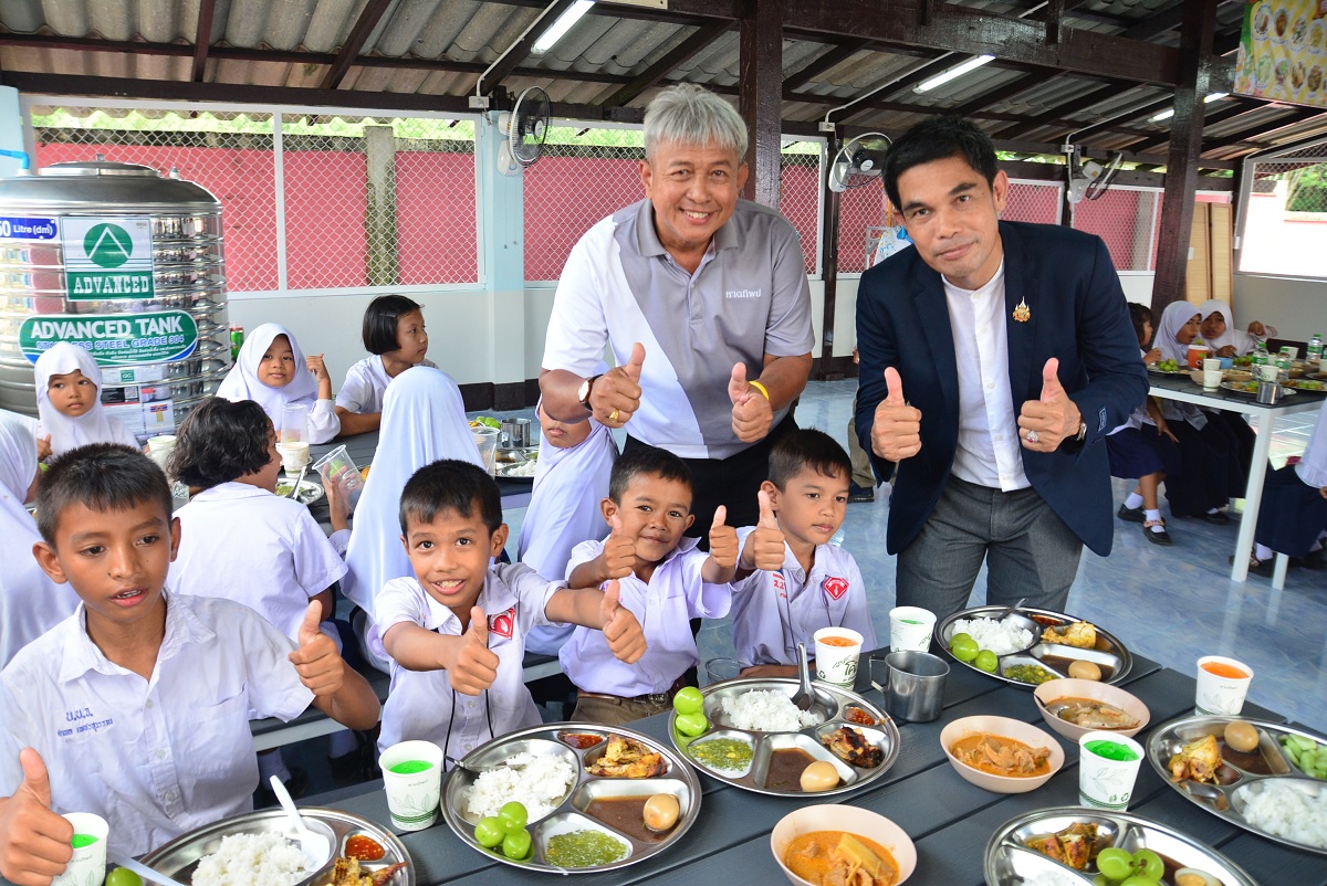 หาดทิพย์ (HTC) ปรับปรุง โรงอาหารให้ถูกสุขลักษณะ มอบให้ รร.บ้านเขาจันทร์ จ.สงขลา ในโอกาสครบรอบ 55 ปี