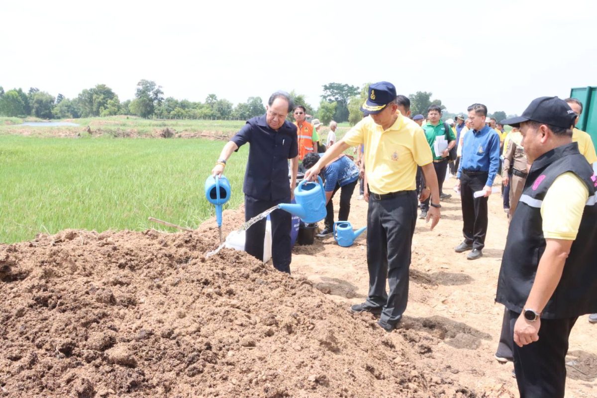 สถาบันปิดทองหลังพระฯ จับมือหน่วยงานราชการจังหวัดนครราชสีมา สร้างต้นแบบการปรับปรุงพัฒนาแหล่งน้ำชุมชนขนาดเล็กแบบครบวงจร