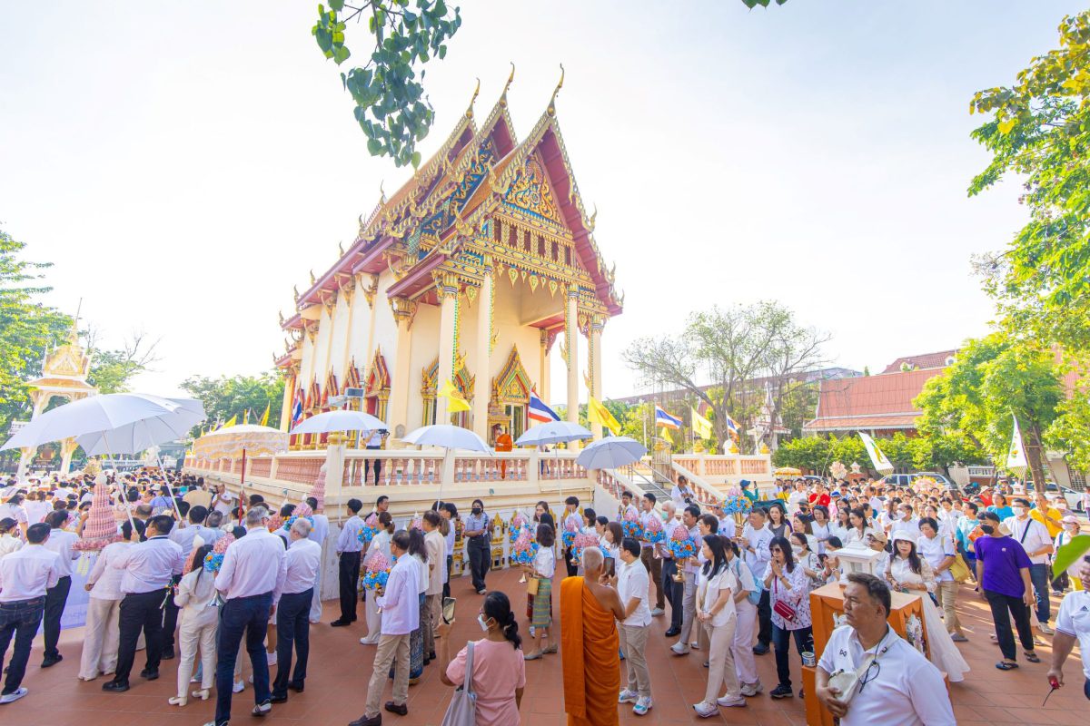 บางกอกแลนด์และบริษัทในเครือร่วมเป็นเจ้าภาพทอดกฐินสามัคคี ณ วัดผาสุกมณีจักร เมืองทองธานี