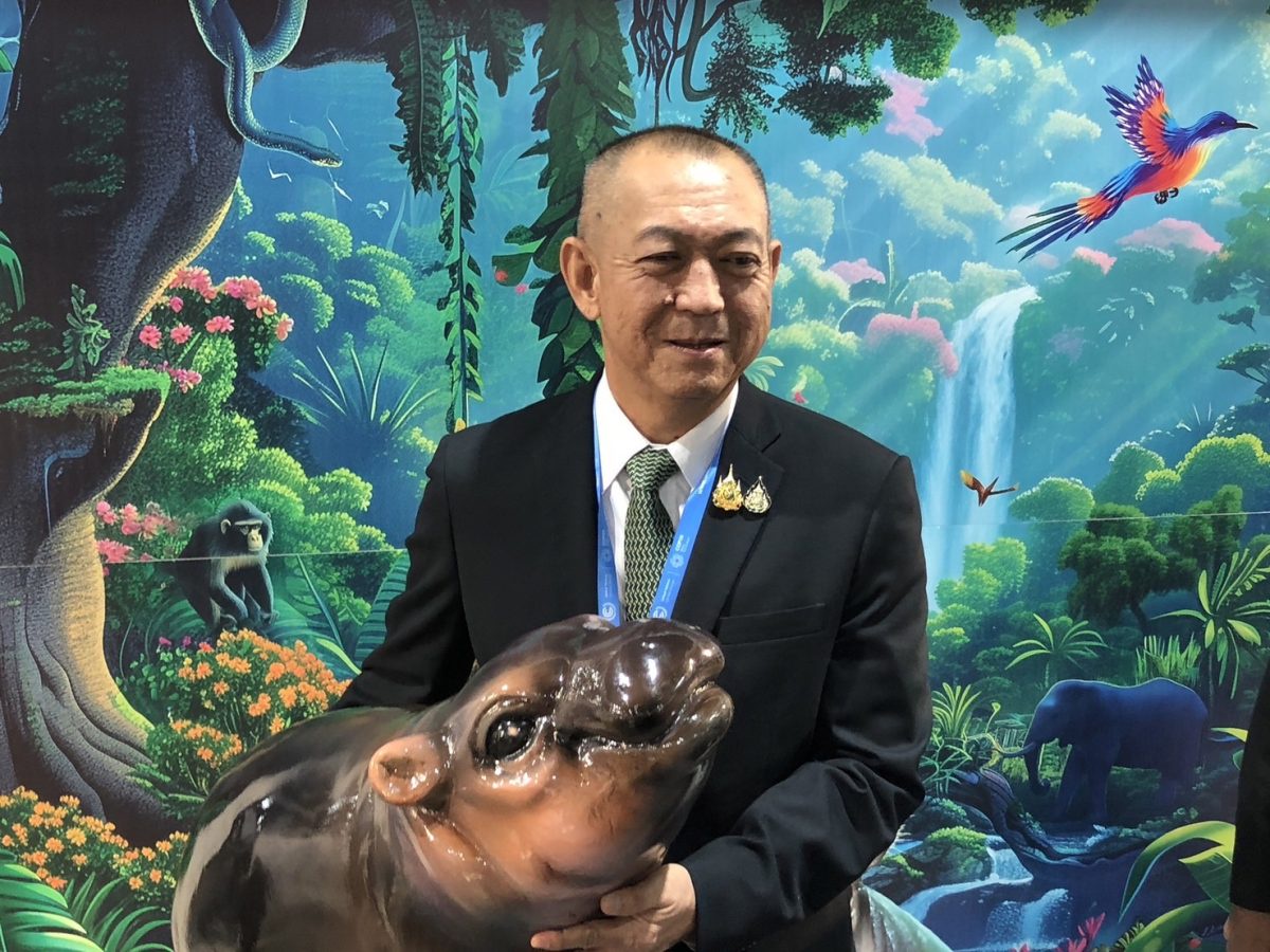 ดร.เฉลิมชัย เยี่ยมชม Thailand Pavilion ร่วมกิจกรรมคู่ขนาน COP29 พร้อมถ่ายรูปคู่ น้องหมูเด้ง ขวัญใจชาวโลก