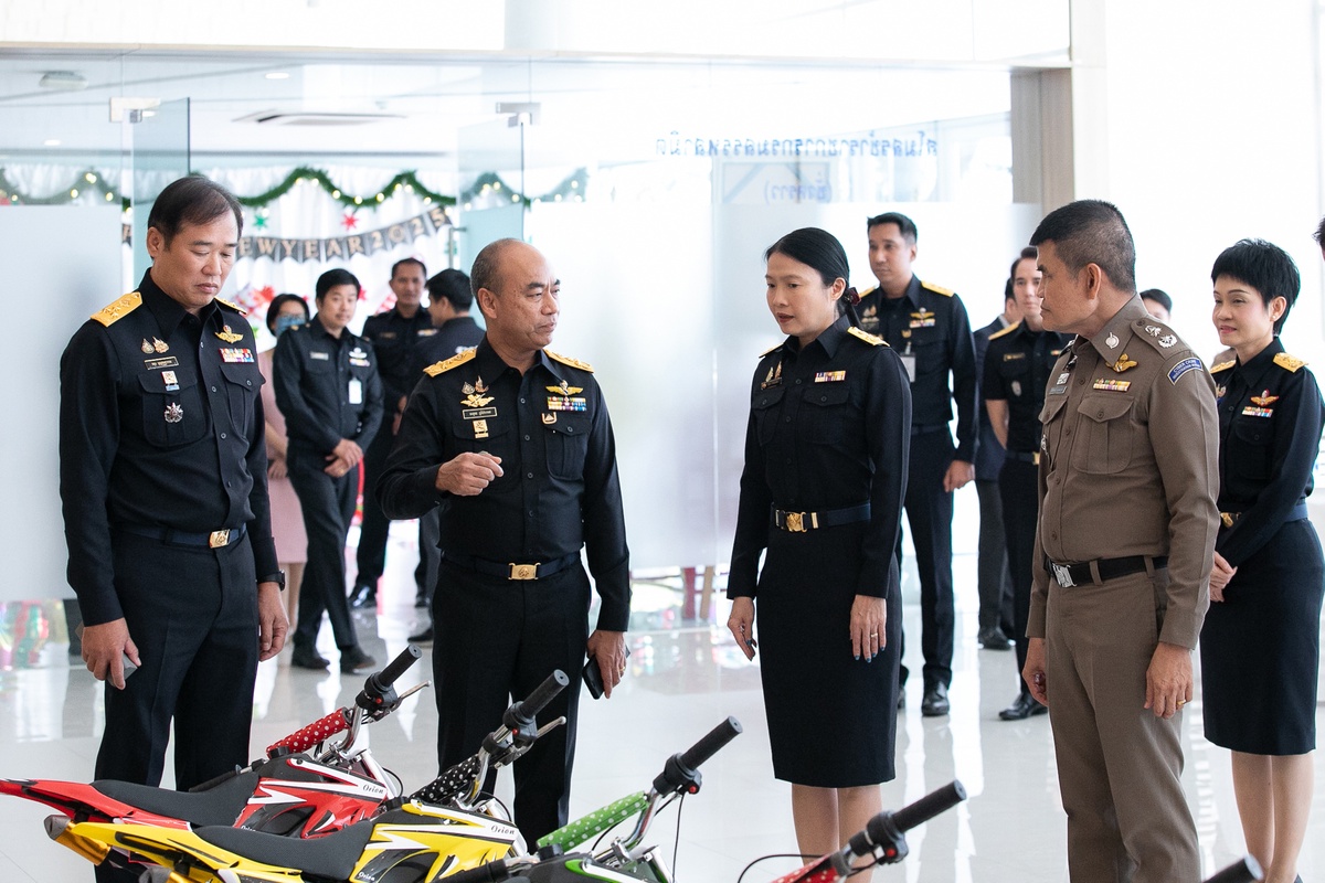 สรรพสามิต บูรณาการความร่วมมือกับกองบังคับการตำรวจสืบสวนสอบสวนอาชญากรรมทางเทคโนโลยี 4 (บช.สอท.) ร่วมกันจับมอเตอร์ไซค์เถื่อนนำเข้าจากต่างประเทศ ขายผ่านช่องทางออนไลน์