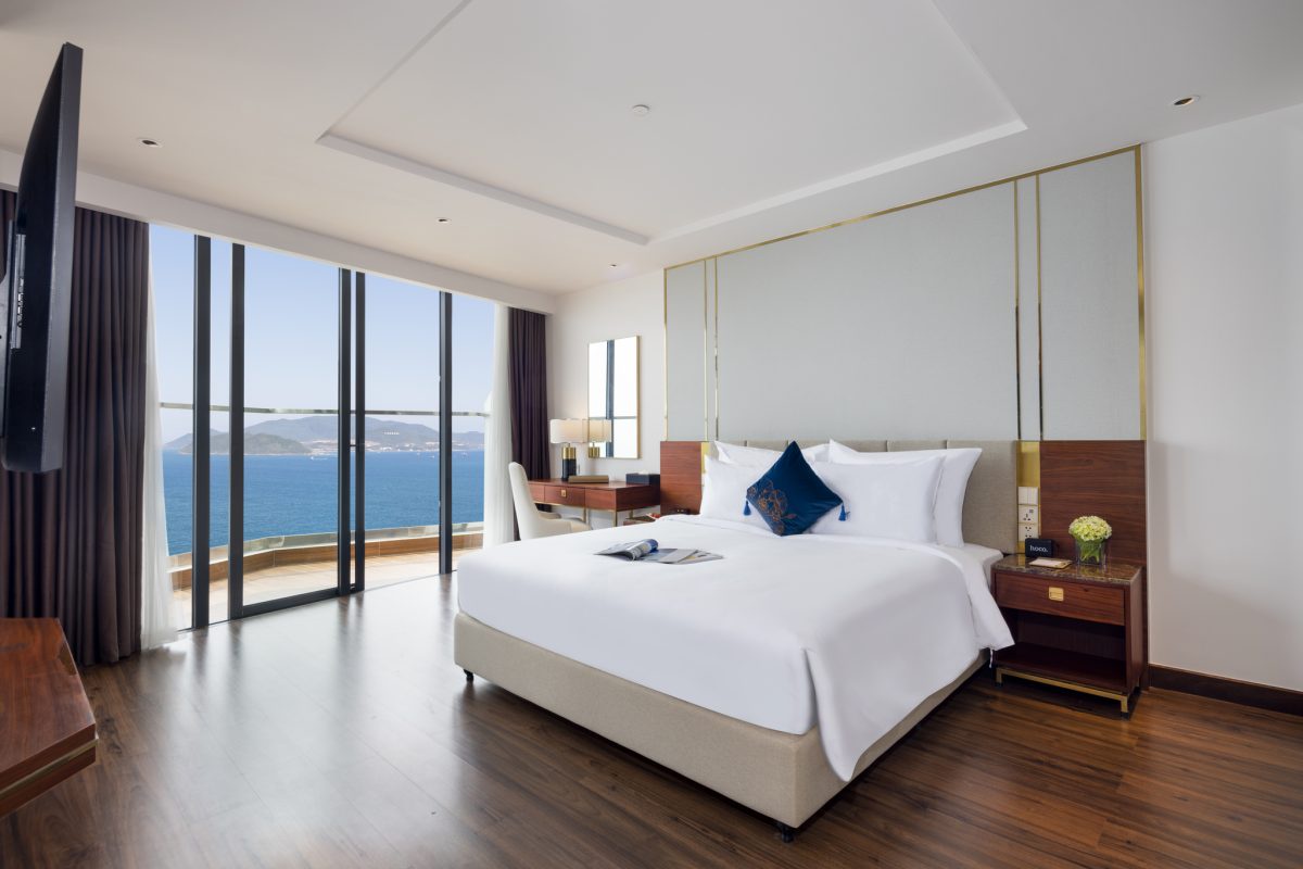 RING IN THE YEAR OF THE SNAKE AND GET UP TO 30% OFF WITH BWH(R) HOTELS' NEW YEAR SUPER SALE