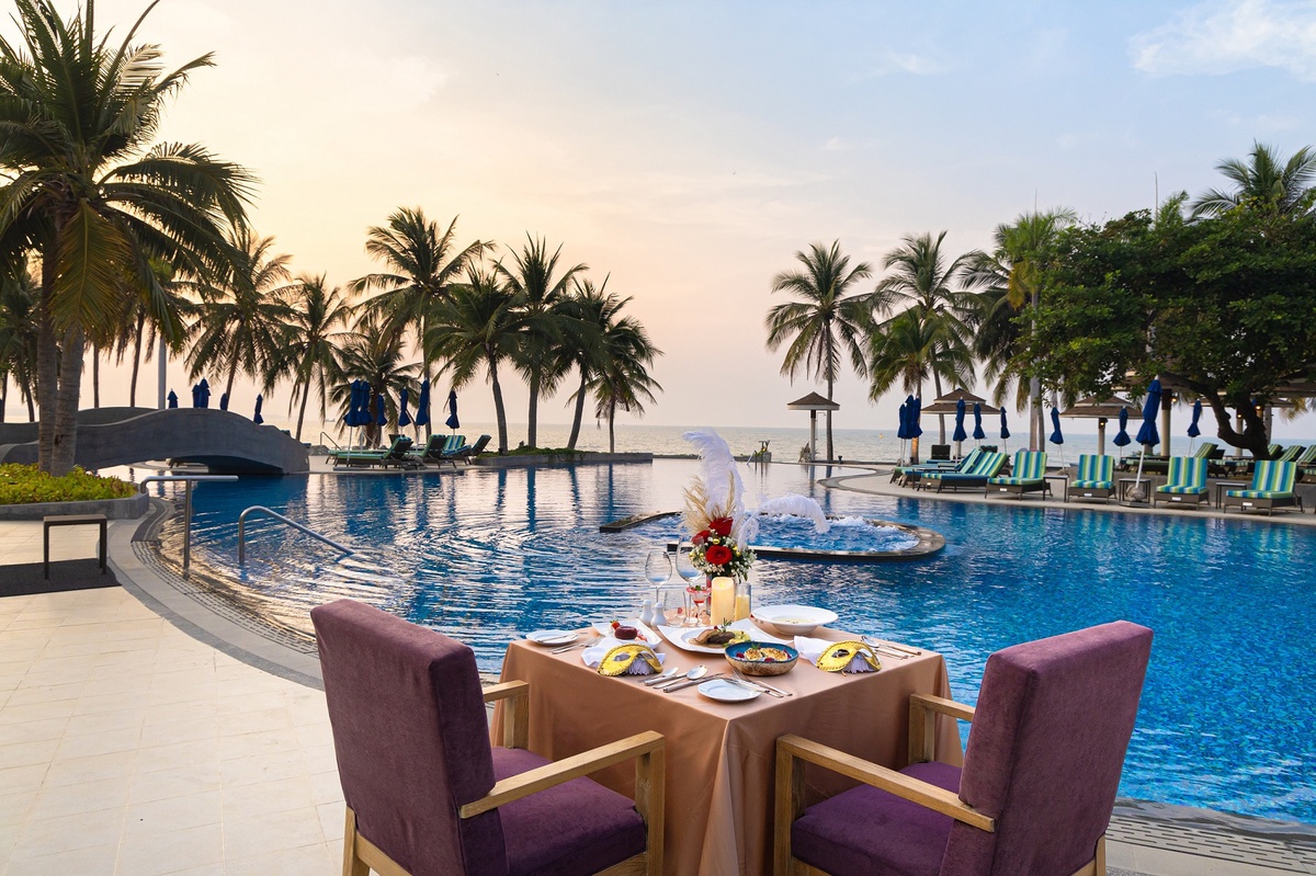 Romantic Valentine's Dinner by the Ocean at Royal Cliff Pattaya