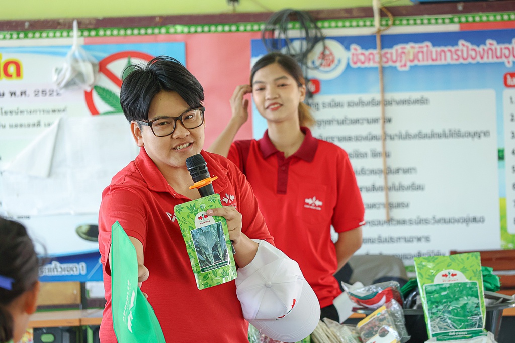 เมล็ดพันธุ์ตราศรแดง จับมือ มูลนิธิเมเจอร์แคร์ เดินหน้า โครงการปลูกผัก สร้างสุข สร้างรายได้