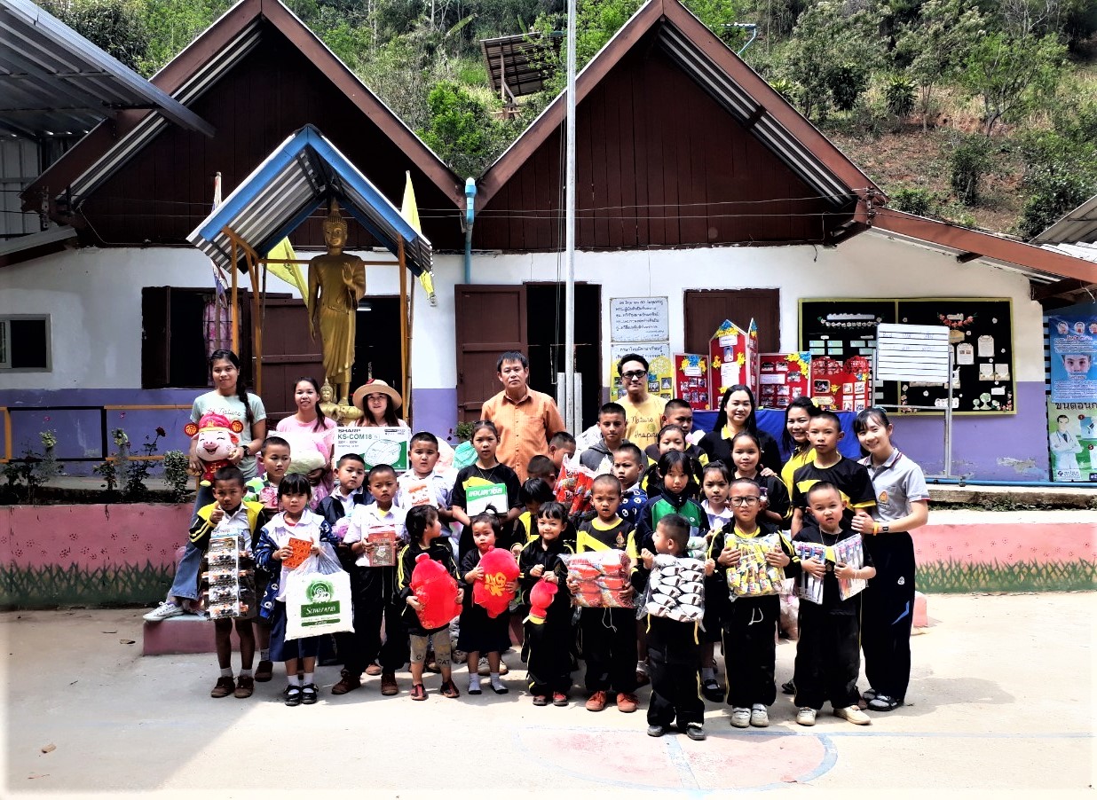 MUSEFLOWER RETREAT CHIANG RAI SUPPORTS HILLTRIBE VILLAGE SCHOOL WITH ANNUAL COMMUNITY GIVING